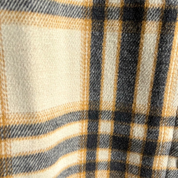 Old Navy Shacket. - Picture 4 of 5